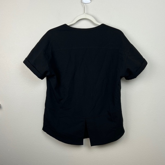 Figs Cayo Popover 3-Pocket Scrub Top - Picture 3 of 7